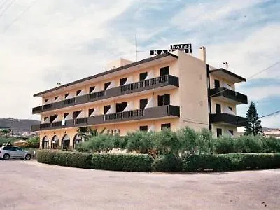 Kamari Hotel