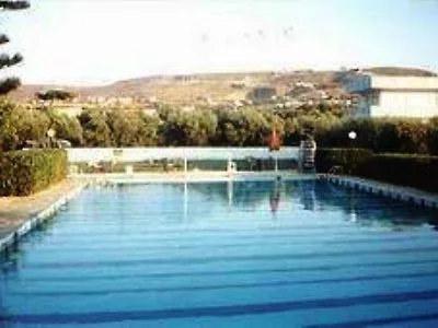 Kamari 3* Kokkini Hani